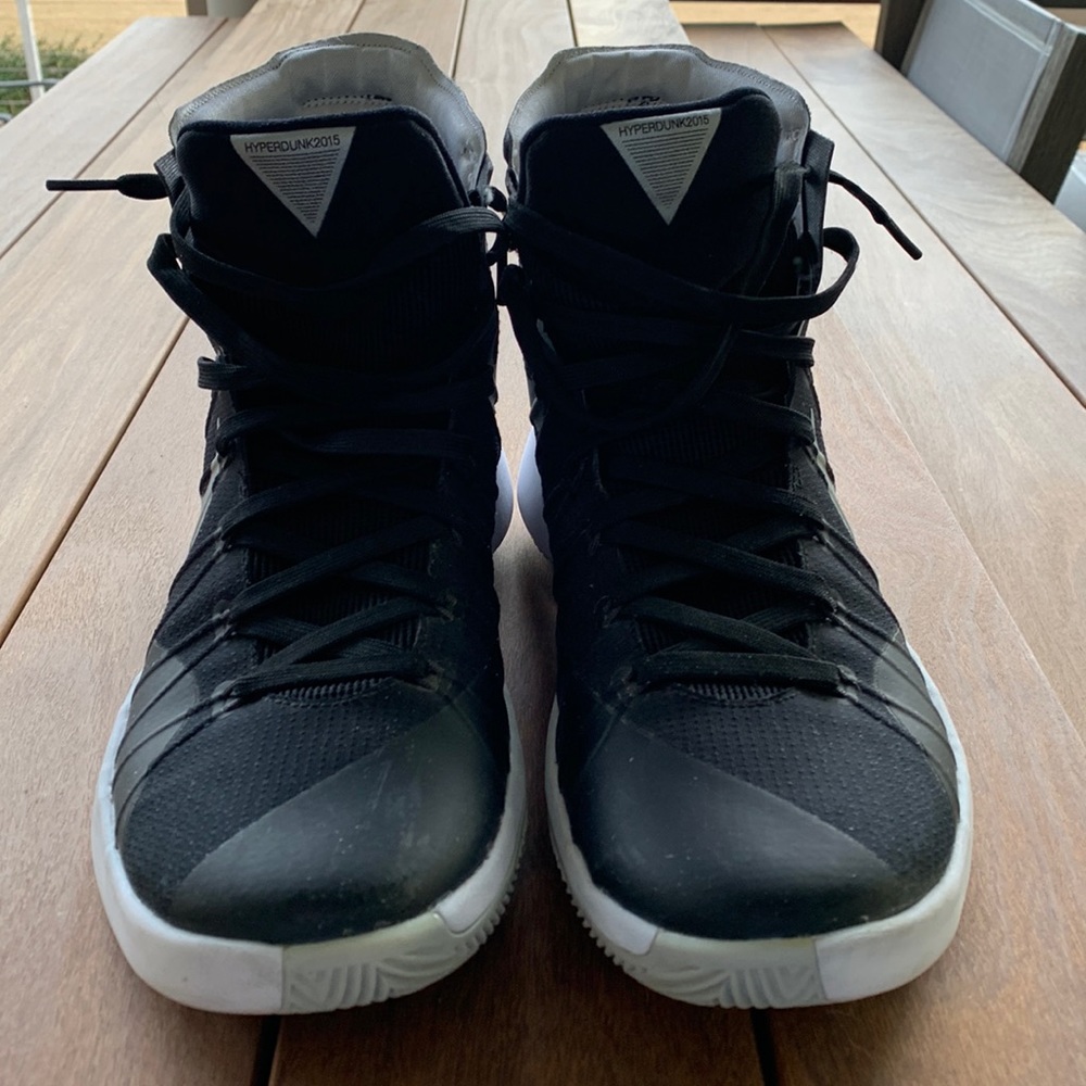 Men’s size 10 Hyperdunk 2015 shoes